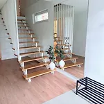 Apartment Spacious House 160m2 With Own Sauna, Free Parking, Private Yard Area *