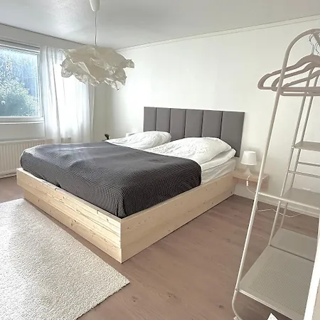 Spacious House 160m2 With Own Sauna, Free Parking, Private Yard Area Apartamento Rovaniemi