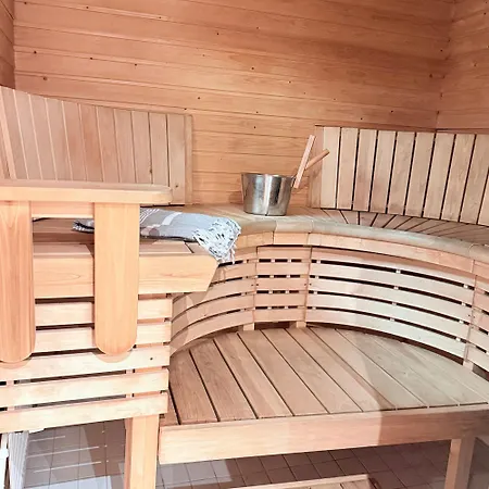 Apartment Spacious House 160m2 With Own Sauna, Free Parking, Private Yard Area Rovaniemi
