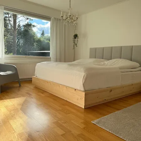 Apartment Spacious House 160m2 With Own Sauna, Free Parking, Private Yard Area *