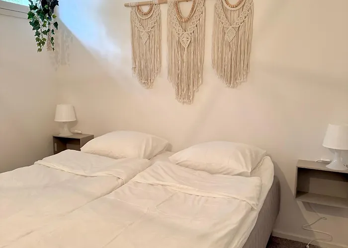 Spacious House 160m2 With Own Sauna, Free Parking, Private Yard Area Rovaniemi