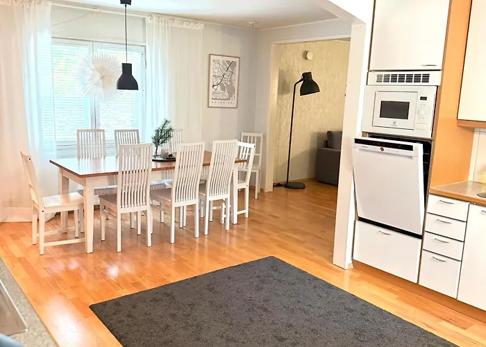 Spacious House 160m2 With Own Sauna, Free Parking, Private Yard Area