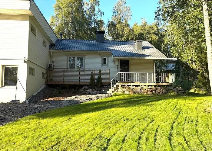 Spacious House 160m2 With Own Sauna, Free Parking, Private Yard Area * Rovaniemi